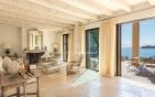 SAINT RAPHAEL ANTHEOR VILLA PIEDS DANS L’ EAU AVEC ACCES PRIVE A LA PLAGE Min 6