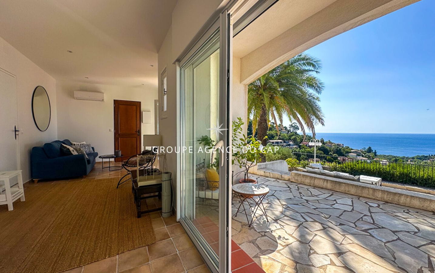 A VENDRE VILLA PROVENCALE VUE MER 7 PIECES PISCINE PLACE DE PARKING, AUX ISSAMBRES Image 10