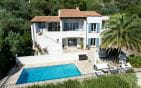 A VENDRE VILLA PROVENCALE VUE MER 7 PIECES PISCINE PLACE DE PARKING, AUX ISSAMBRES Min 2
