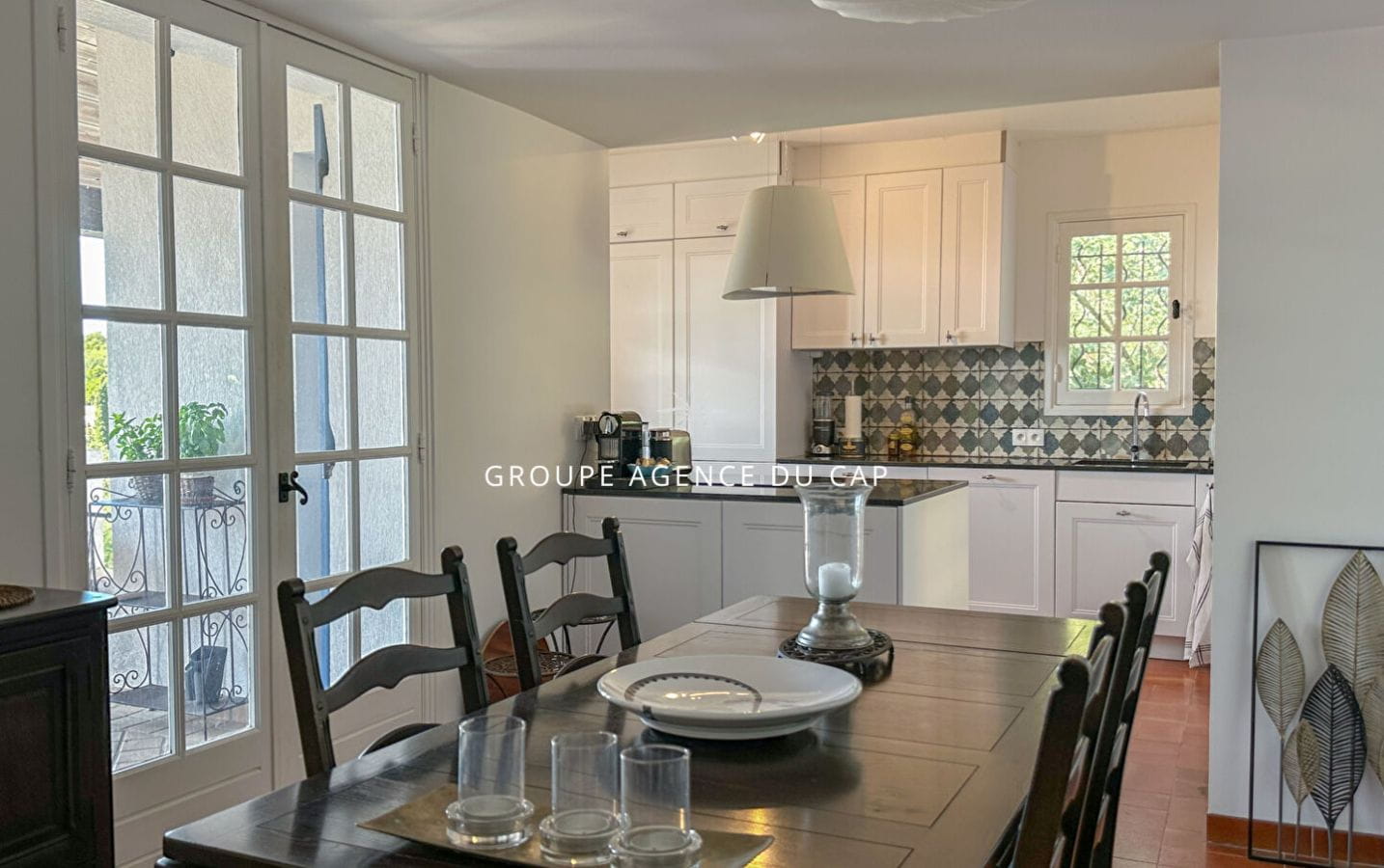 A VENDRE VILLA PROVENCALE VUE MER 7 PIECES PISCINE PLACE DE PARKING, AUX ISSAMBRES Image 6