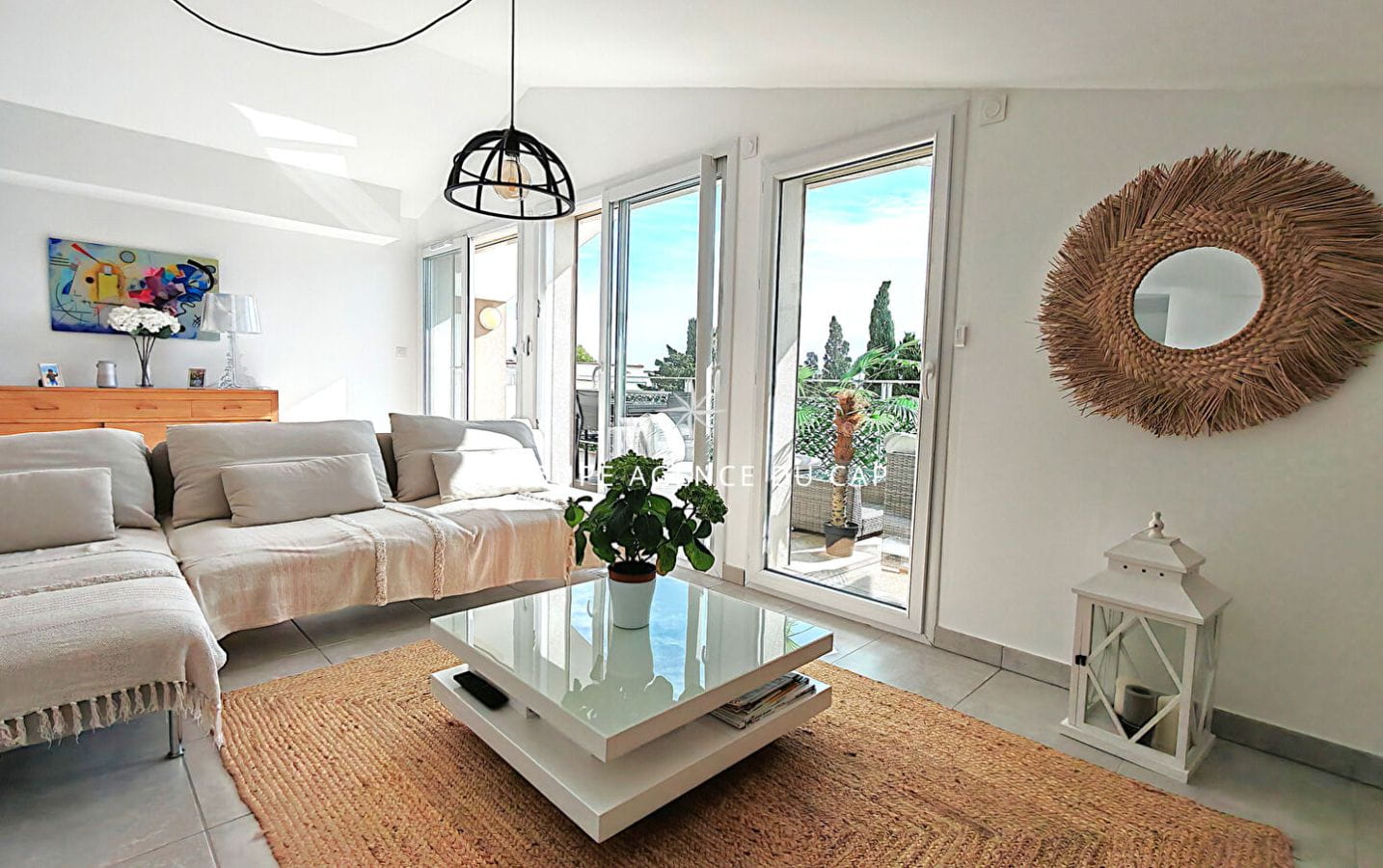 A VENDRE APPARTEMENT EN DERNIER ETAGE 3 PIECES 2 CHAMBRES TERRASSE VUE MER, DANS UNE RESIDENCE AVEC PISCINE, PROCHE MER ET COMMERCES A SAINT AYGULF Image 6