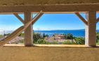 A VENDRE VILLA 6 CHAMBRES EN SUITE PISCINE POOL HOUSE VUE MER PANORAMIQUE SUR ST-TROPEZ GARAGES ET PARKINGS Min 11
