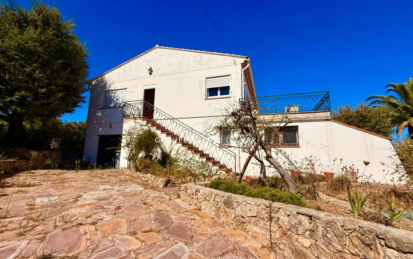 VILLA A RENOVER  AVEC VUE MER DE ST RAPHAEL A ST TROPEZ SUR TERRAIN PLAT GARAGE Image 11