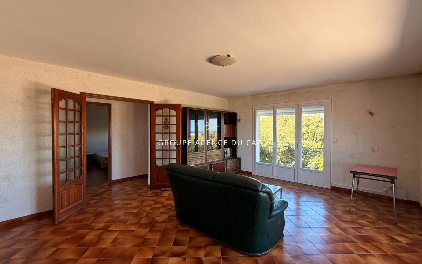 VILLA A RENOVER  AVEC VUE MER DE ST RAPHAEL A ST TROPEZ SUR TERRAIN PLAT GARAGE Image 7