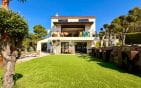 VILLA MODERNE VUE MER SUR LE GOLFE DE SAINT TROPEZ AVEC PISCINE GARAGE ET APPARTEMENT 4 PIECES, AUX ISSAMBRES Min 1