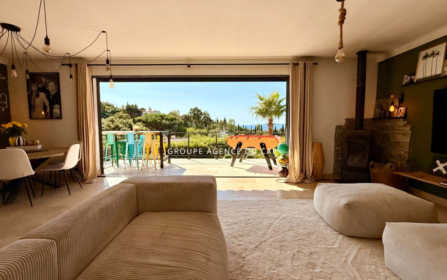 VILLA MODERNE VUE MER SUR LE GOLFE DE SAINT TROPEZ AVEC PISCINE GARAGE ET APPARTEMENT 4 PIECES, AUX ISSAMBRES Image 3