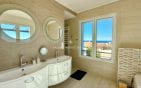 WATERFRONT 7-ROOM VILLA WITH POOL VIEW OF THE GULF OF SAINT TROPEZ, IN LES ISSAMBRES Min 14