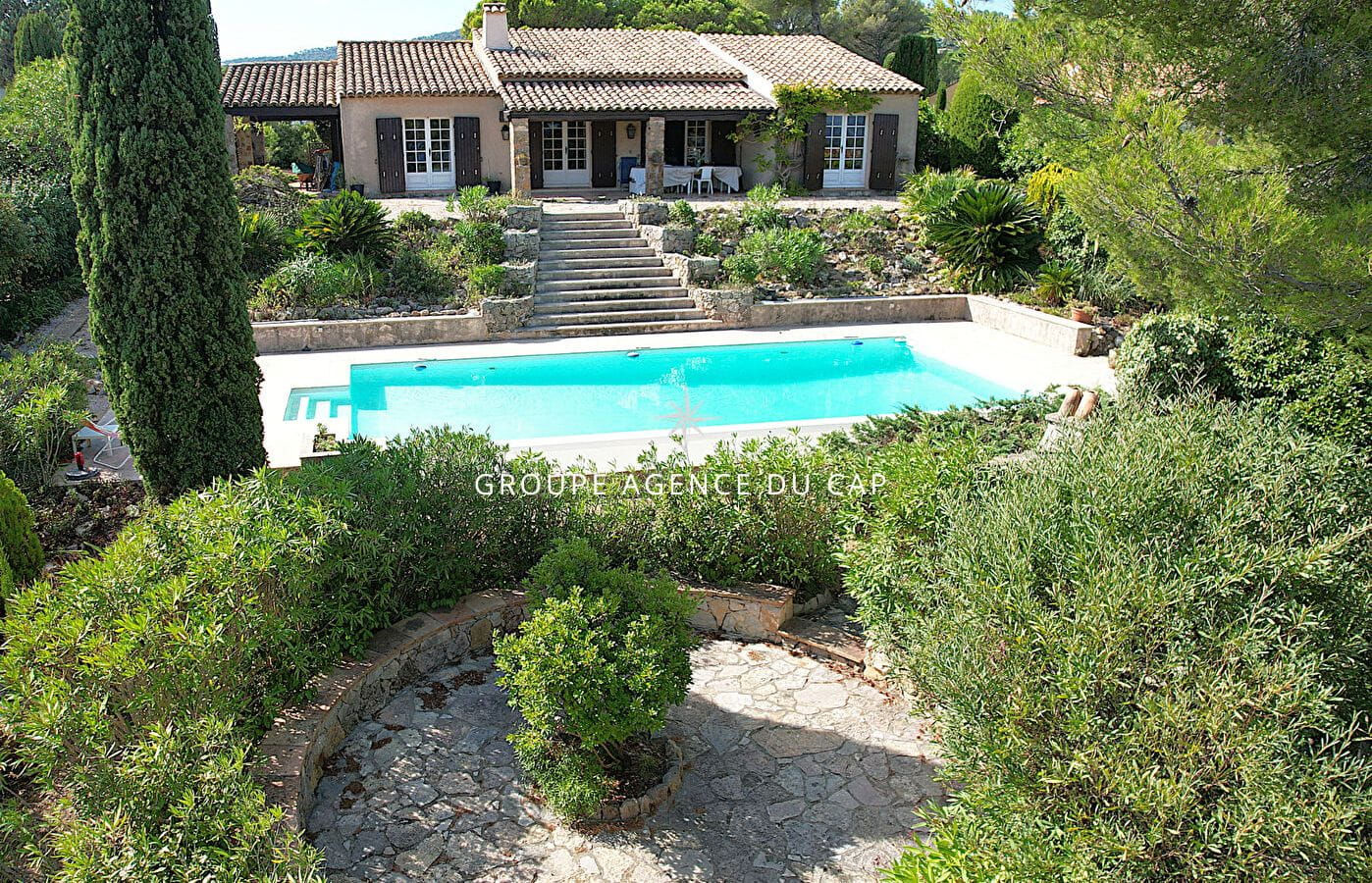 A VENDRE – VILLA PROVENCALE DE PLAIN-PIED AVEC 4 CHAMBRES A PIED DES PLAGES ET DES COMMERCES AU CALME Image 17