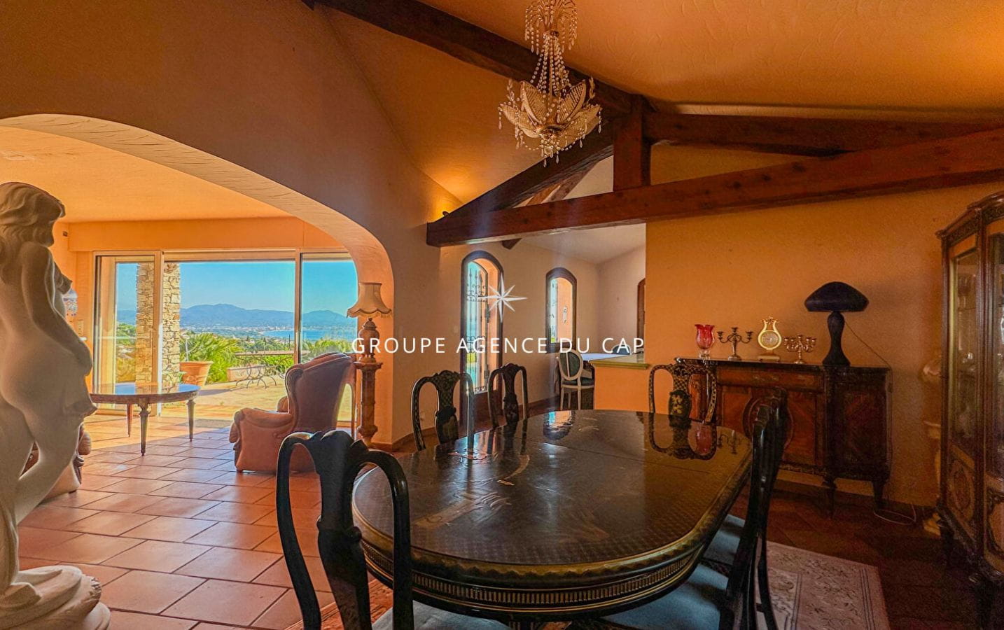 VILLA VUE MER 7 PIÈCES 240m2 AVEC PISCINE GARAGE 4 CHAMBRES POOL HOUSE, À SAINT AYGULF Image 5