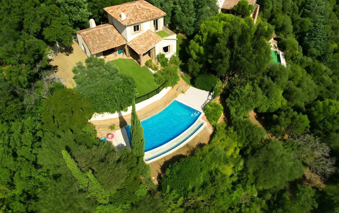 VILLA AVEC VUE MER PANORAMIQUE PISCINE, AU SEIN D’UN DOMAINE PRISÉ A SAINTE MAXIME Image 12