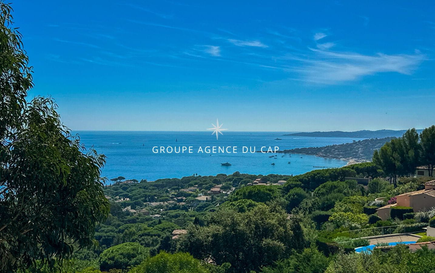 VILLA AVEC VUE MER PANORAMIQUE PISCINE, AU SEIN D’UN DOMAINE PRISÉ A SAINTE MAXIME Image 2