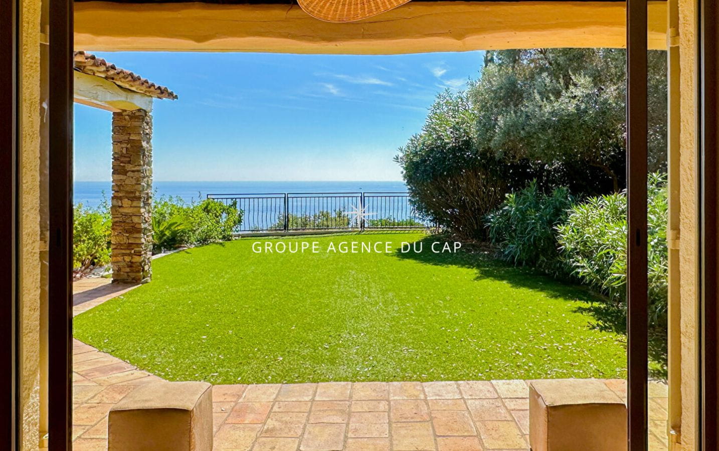 VILLA AVEC VUE MER PANORAMIQUE PISCINE, AU SEIN D’UN DOMAINE PRISÉ A SAINTE MAXIME Image 7