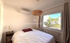 A VENDRE VILLA DE PLAIN PIED 3 CHAMBRES PISCINE 2 GARAGES PARKINGS TERRAIN PLAT VUE BAIE DE ST-TROPEZ AUX ISSAMBRES Min 10