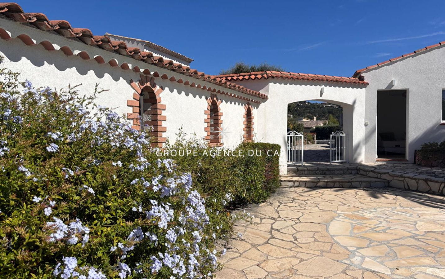 Villa for sale overlooking the Gulf of Saint-Tropez – Les Issambres Image 12
