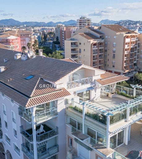 Appartement de luxe à vendre à Fréjus Plage avec vue mer