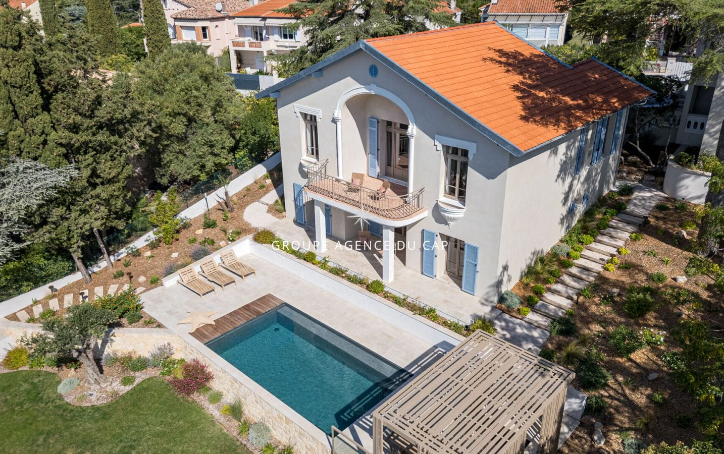 Villa Epoque Saint Raphael 8 pièces 260 m2 Image 1