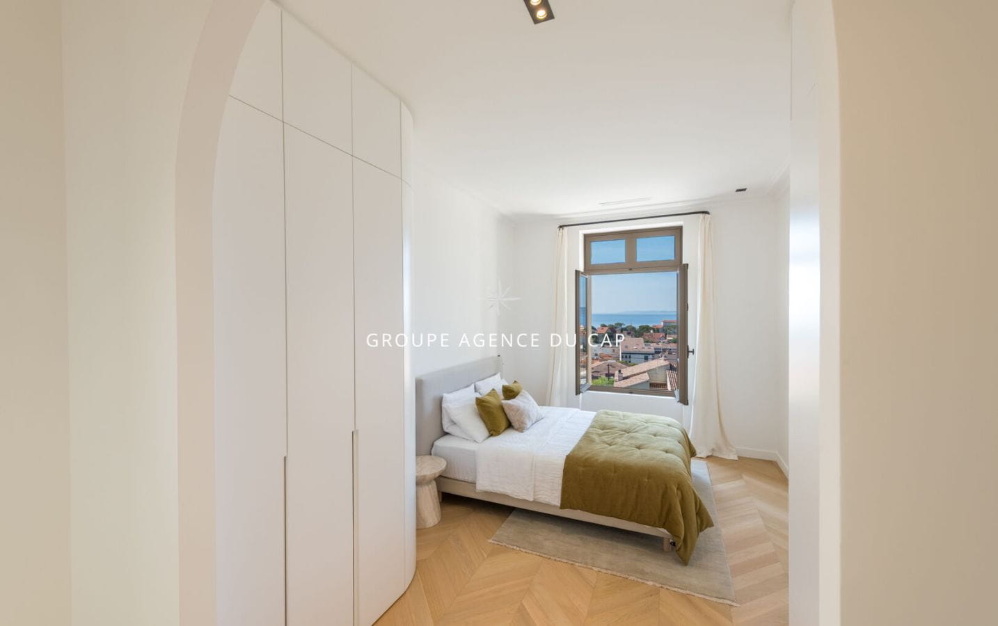 Villa Epoque Saint Raphael 8 pièces 260 m2 Image 12