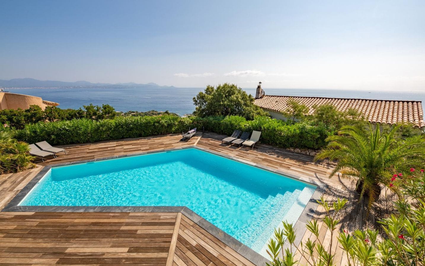 FOR SALE 3-ROOM APARTMENT GARDEN LEVEL GARAGE CELLAR RESIDENCE WITH POOL PANORAMIC SEA VIEW IN LES ISSAMBRES Image 1