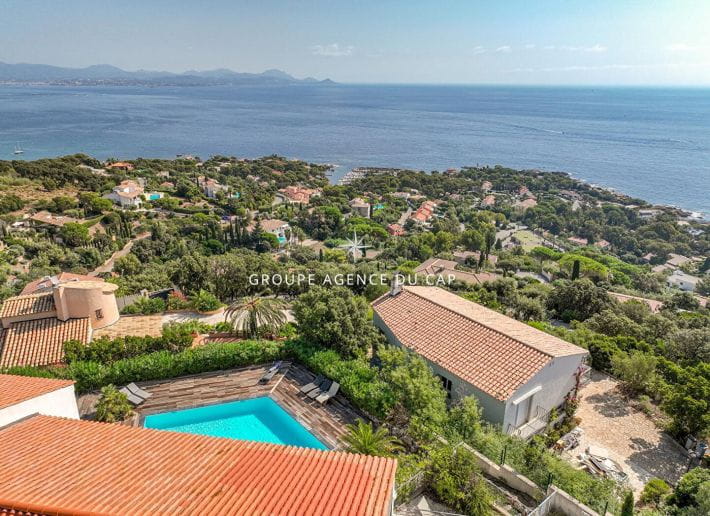 FOR SALE: 3-ROOM GROUND FLOOR APARTMENT WITH GARDEN, CELLAR, AND RESIDENCE WITH POOL AND PANORAMIC SEA VIEW, IN LES ISSAMBRES