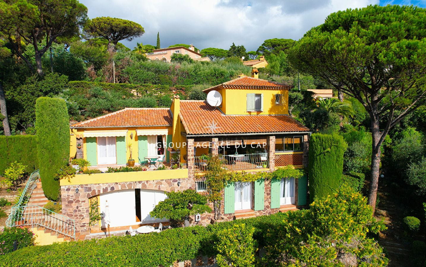 VILLA VUE MER SUR LE GOLFE DE SAINT TROPEZ DE 200 M² SUR SAINTE MAXIME Image 2