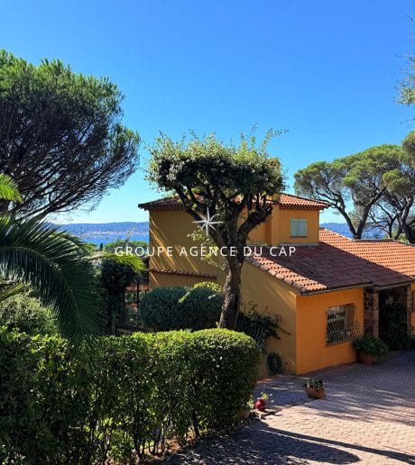 VILLA VUE MER SUR LE GOLFE DE SAINT TROPEZ DE 200 M² SUR SAINTE MAXIME