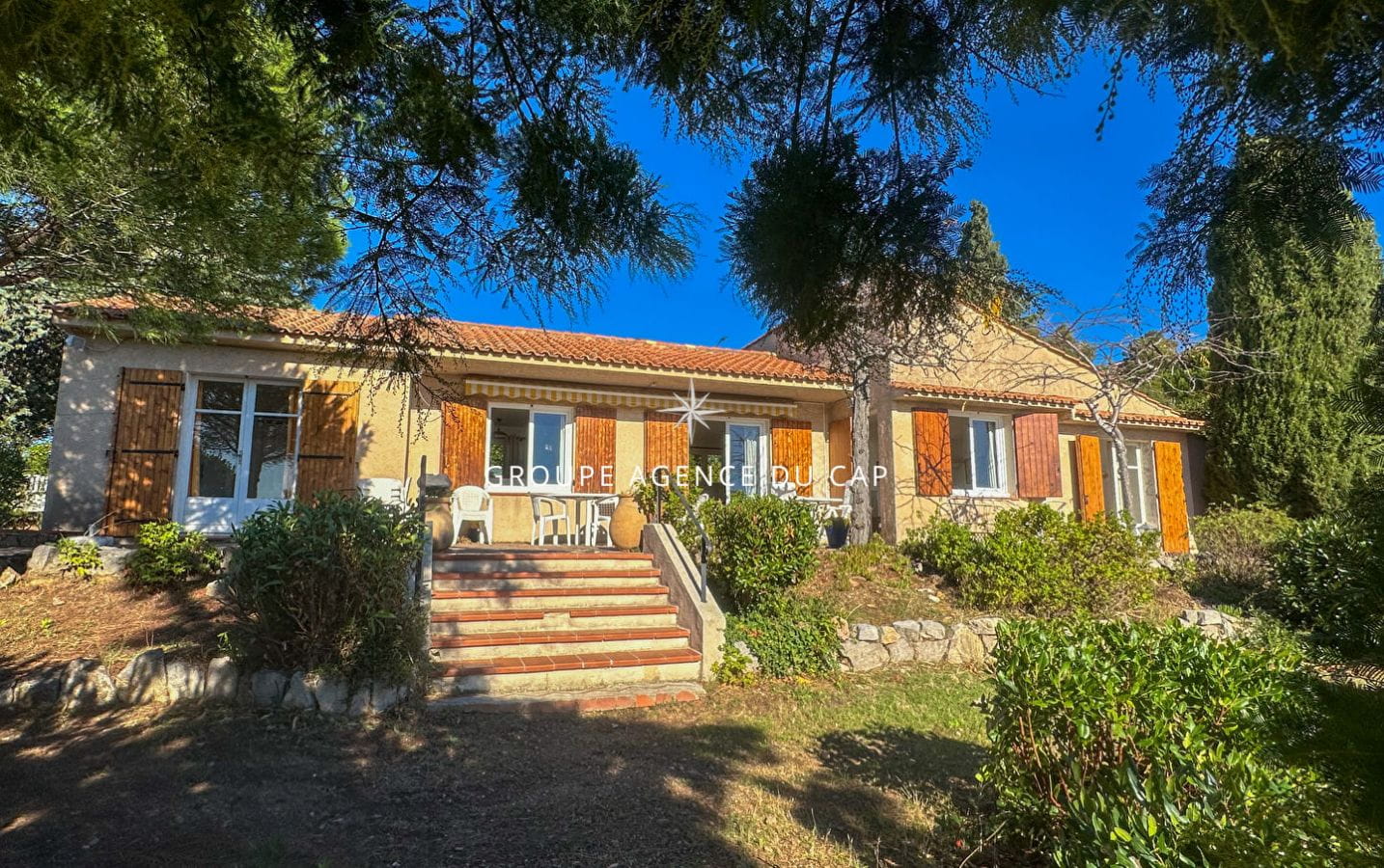 FOR SALE SINGLE-STORY VILLA 100M2 SEA VIEW LES ISSAMBRES Image 1