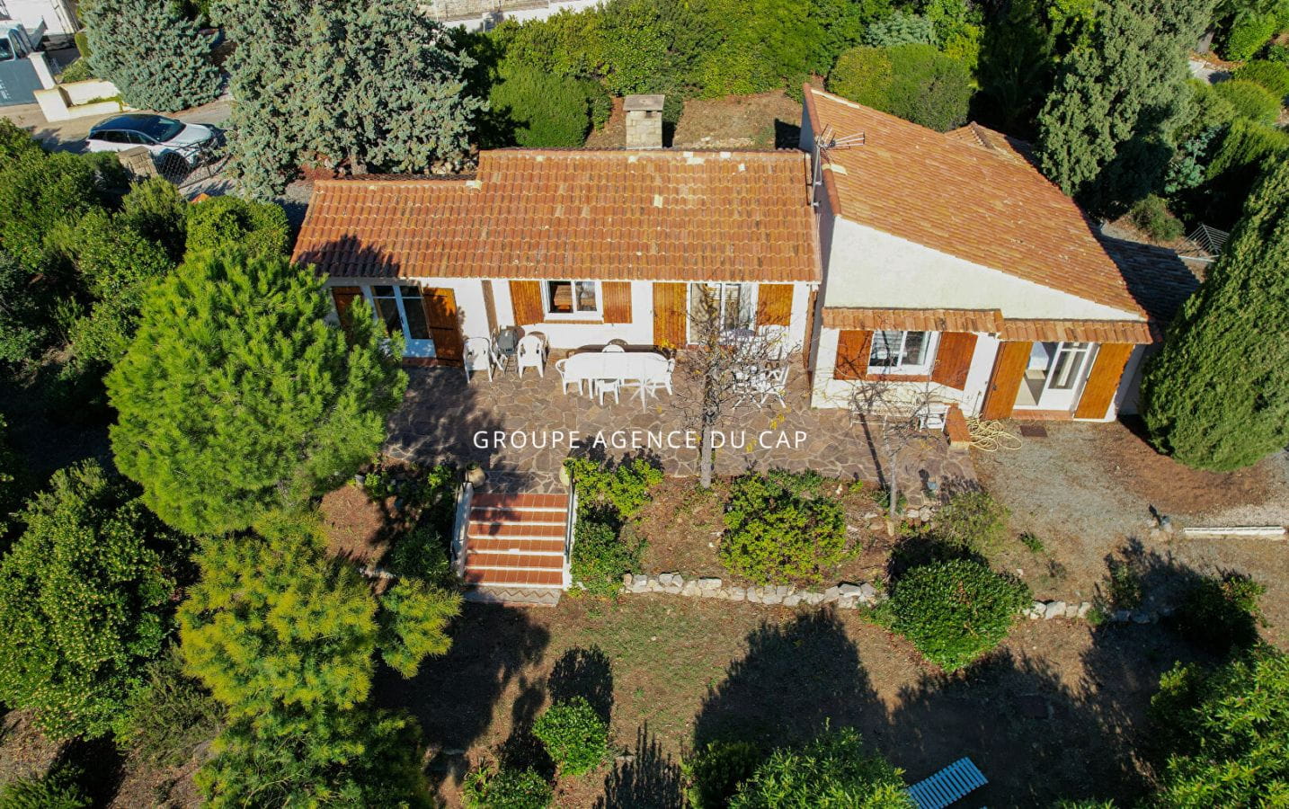 A VENDRE VILLA DE PLAIN PIED VUE MER LES ISSAMBRES Image 4