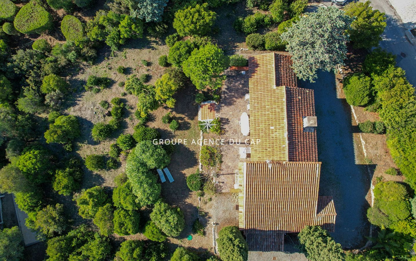 A VENDRE VILLA DE PLAIN PIED VUE MER LES ISSAMBRES Image 8