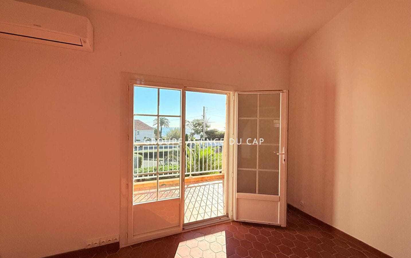 A VENDRE APPARTEMENT 2 PIÈCES EN DUPLEX AVEC UNE TERRASSE VUE MER, DANS UNE RÉSIDENCE PROCHE DES PLAGES, AUX ISSAMBRES Image 6