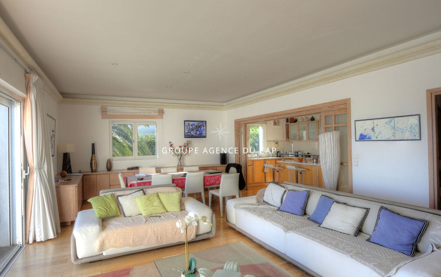 A VENDRE – VILLA VUE MER AVEC 3 CHAMBRES ET PISCINE A SAINT AYGULF Image 10