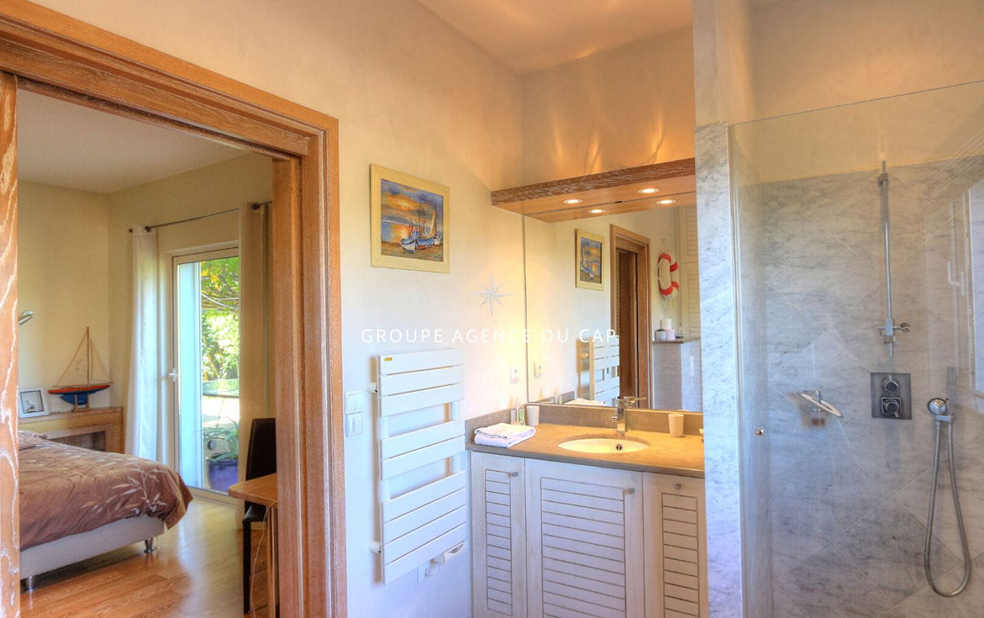 A VENDRE – VILLA VUE MER AVEC 3 CHAMBRES ET PISCINE A SAINT AYGULF Image 14