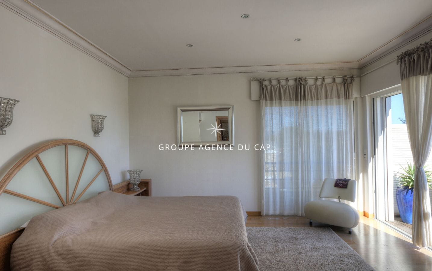 A VENDRE – VILLA VUE MER AVEC 3 CHAMBRES ET PISCINE A SAINT AYGULF Image 15