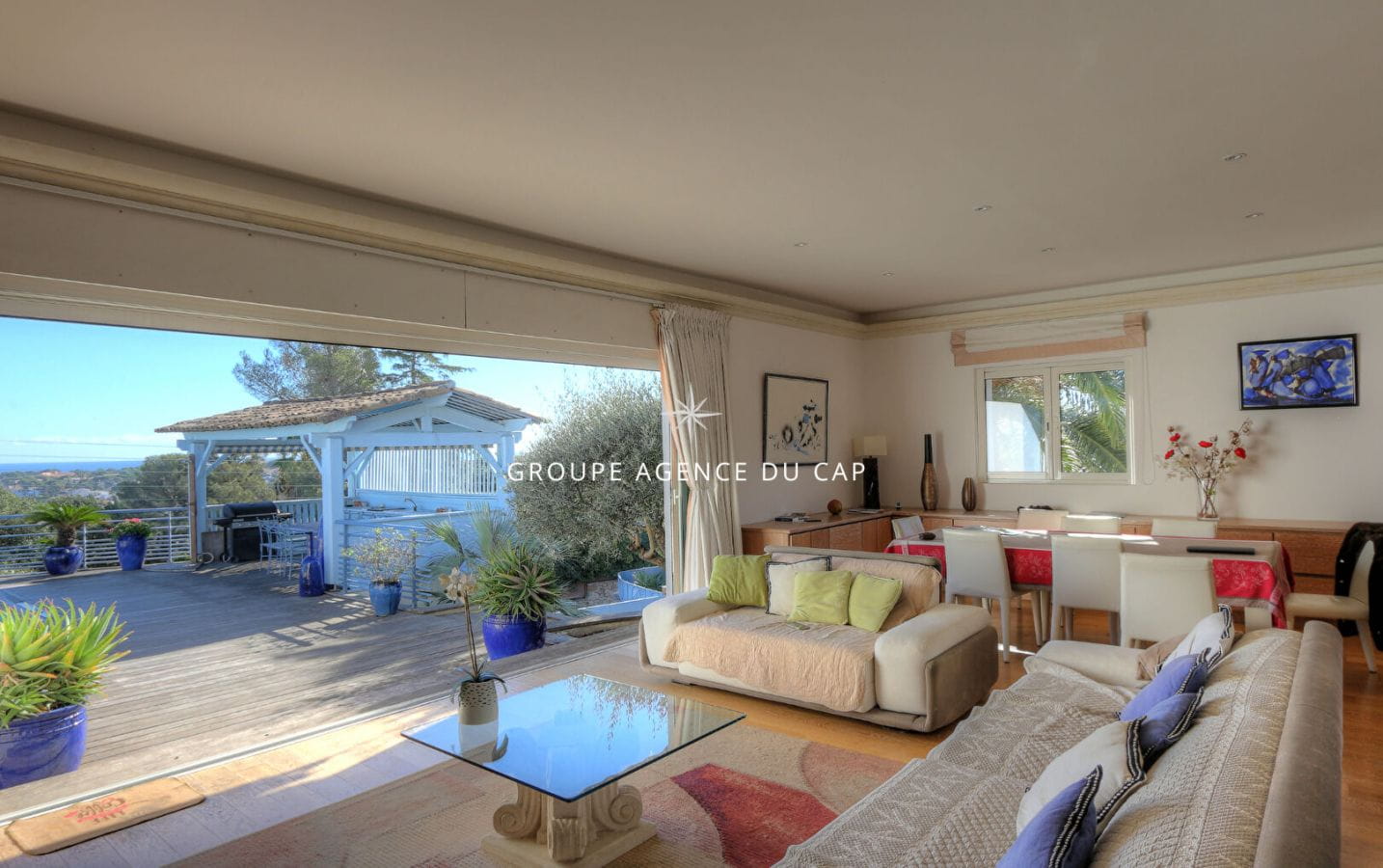 A VENDRE – VILLA VUE MER AVEC 3 CHAMBRES ET PISCINE A SAINT AYGULF Image 8