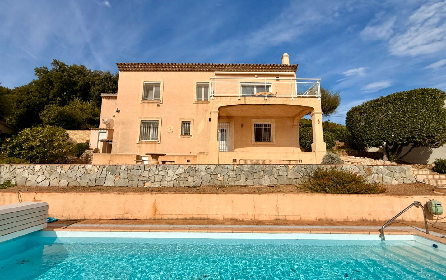 PANORAMIC SEA VIEW 7-ROOM VILLA WITH POOL AND GARAGE, IN LES ISSAMBRES Image 1