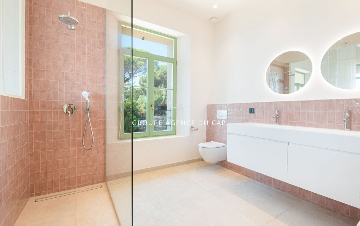 MANOIR D’EXCEPTION AUX ISSAMBRES – VUE MER PANORAMIQUE GARAGE DE 183 M² Image 13