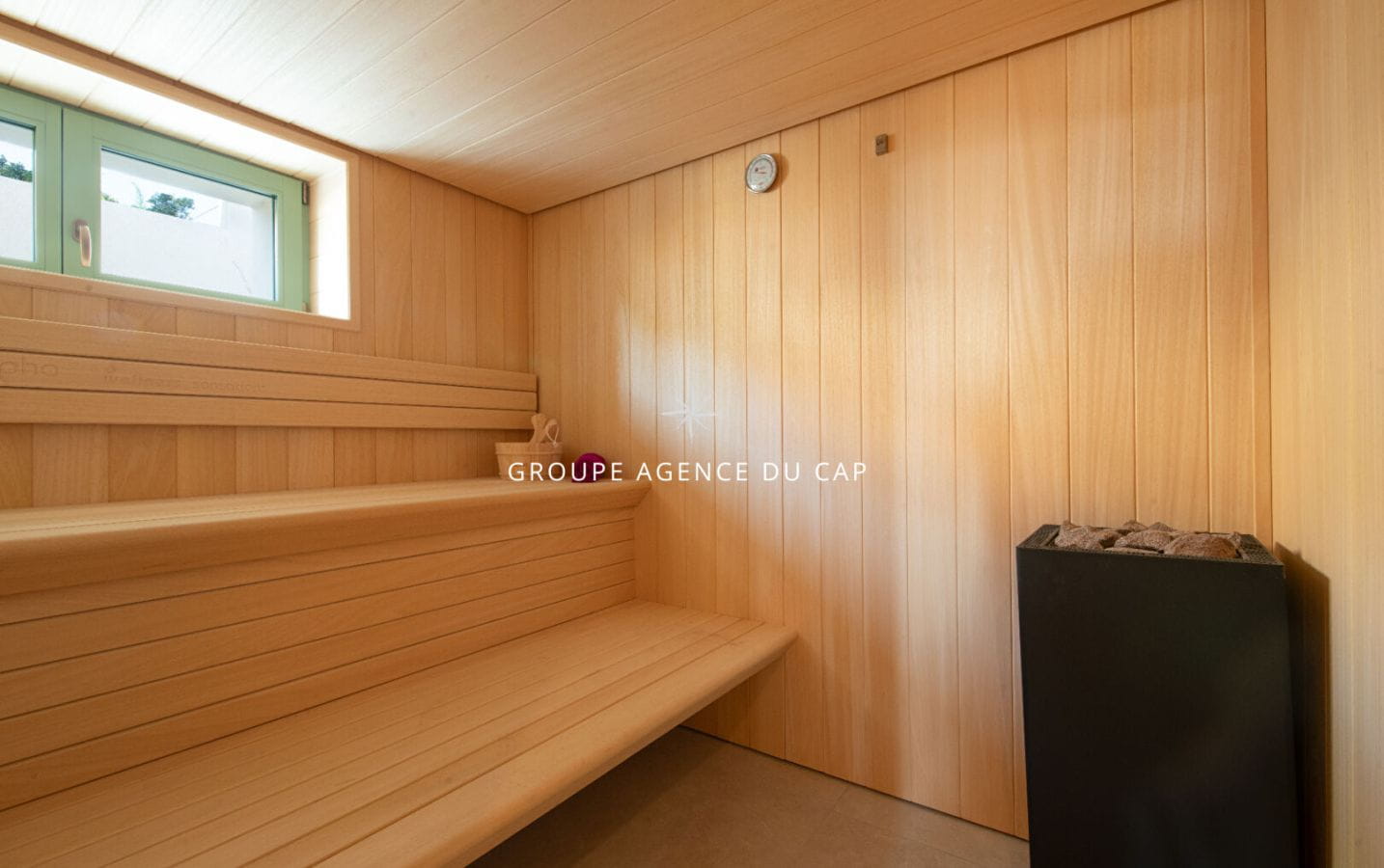 MANOIR D’EXCEPTION AUX ISSAMBRES – VUE MER PANORAMIQUE GARAGE DE 183 M² Image 15