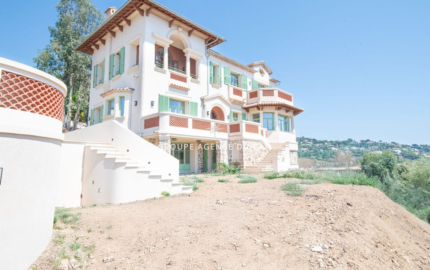 MANOIR D’EXCEPTION AUX ISSAMBRES – VUE MER PANORAMIQUE GARAGE DE 183 M² Image 16