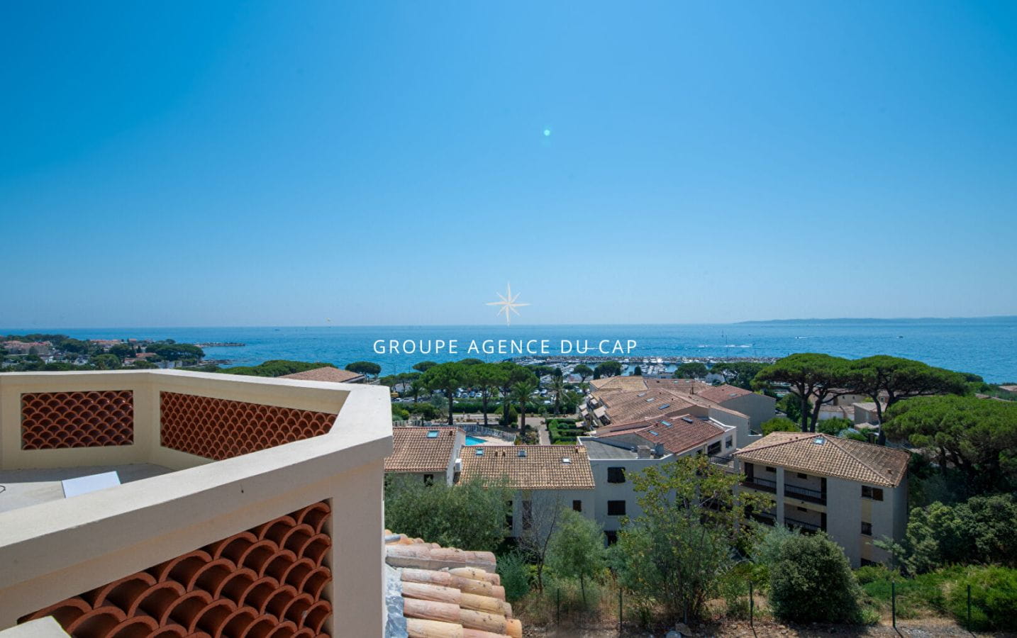 MANOIR D’EXCEPTION AUX ISSAMBRES – VUE MER PANORAMIQUE GARAGE DE 183 M² Image 17