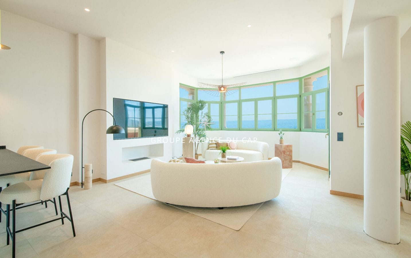 MANOIR D’EXCEPTION AUX ISSAMBRES – VUE MER PANORAMIQUE GARAGE DE 183 M² Image 2