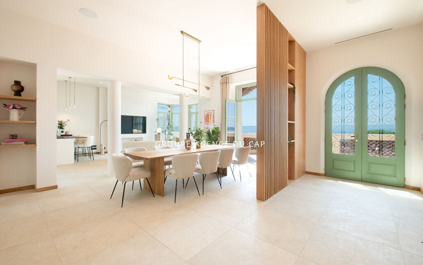 MANOIR D’EXCEPTION AUX ISSAMBRES – VUE MER PANORAMIQUE GARAGE DE 183 M² Image 5