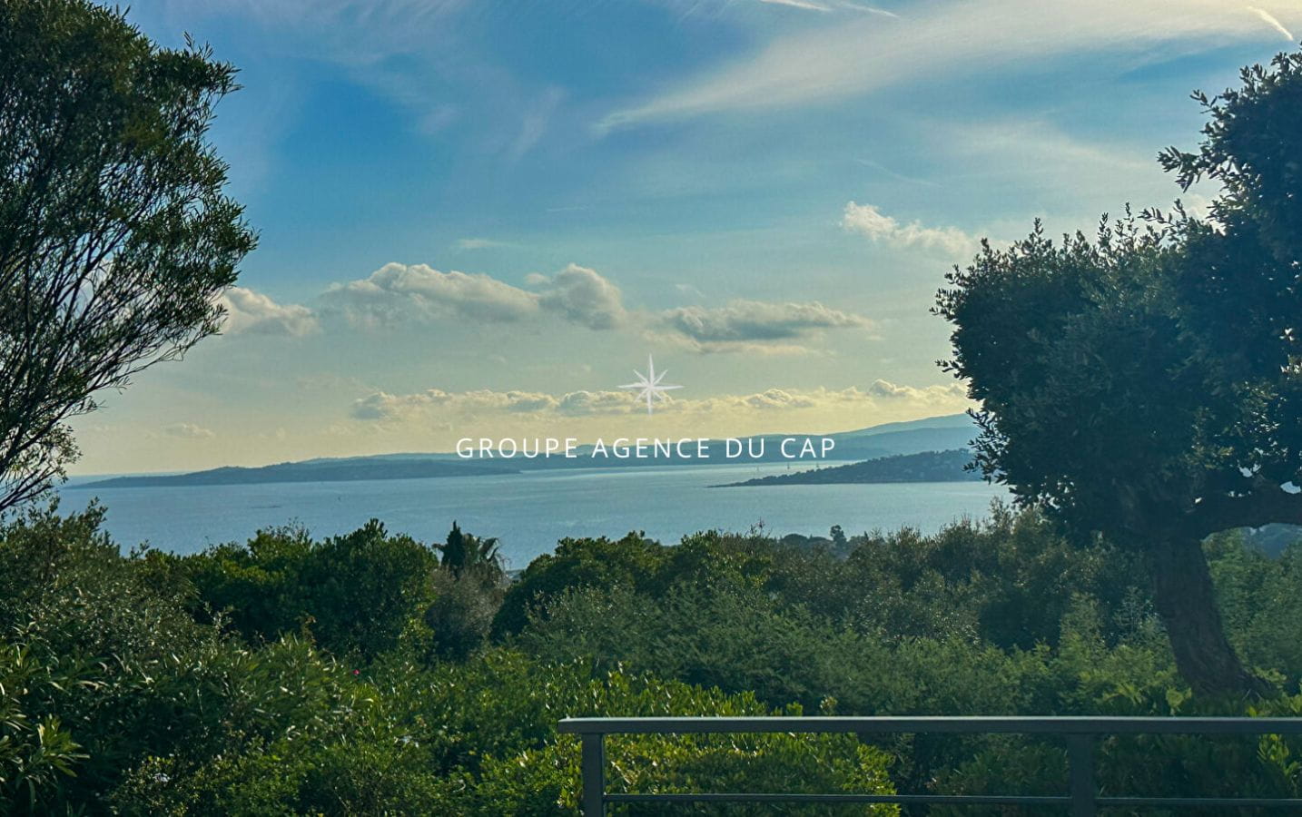 A VENDRE VILLA 7 PIECES 175 M2 VUE MER PISCINE, AUX ISSAMBRES Image 0