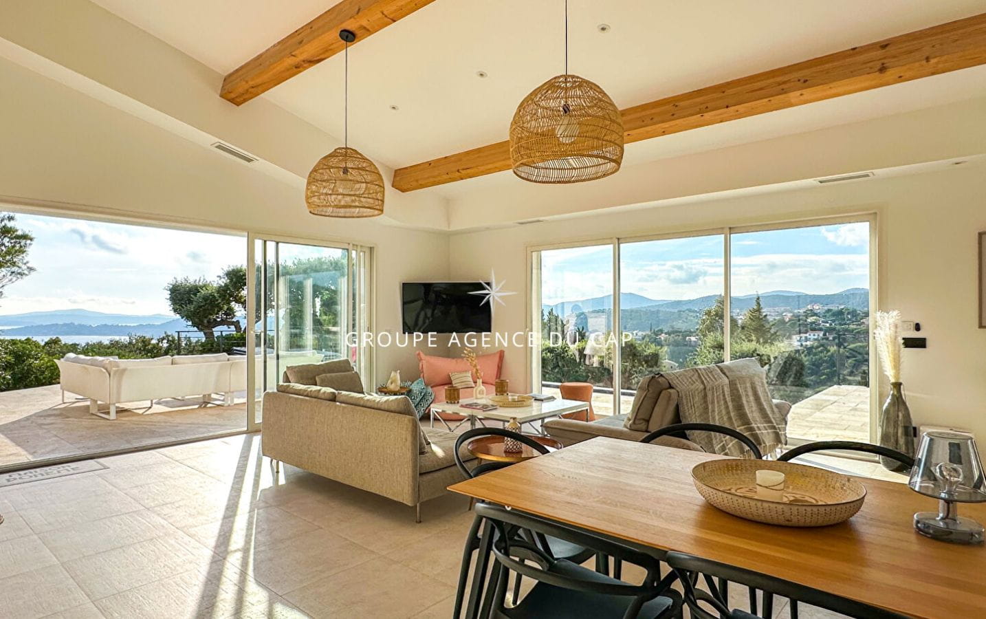 A VENDRE VILLA 7 PIECES 175 M2 VUE MER PISCINE, AUX ISSAMBRES Image 2