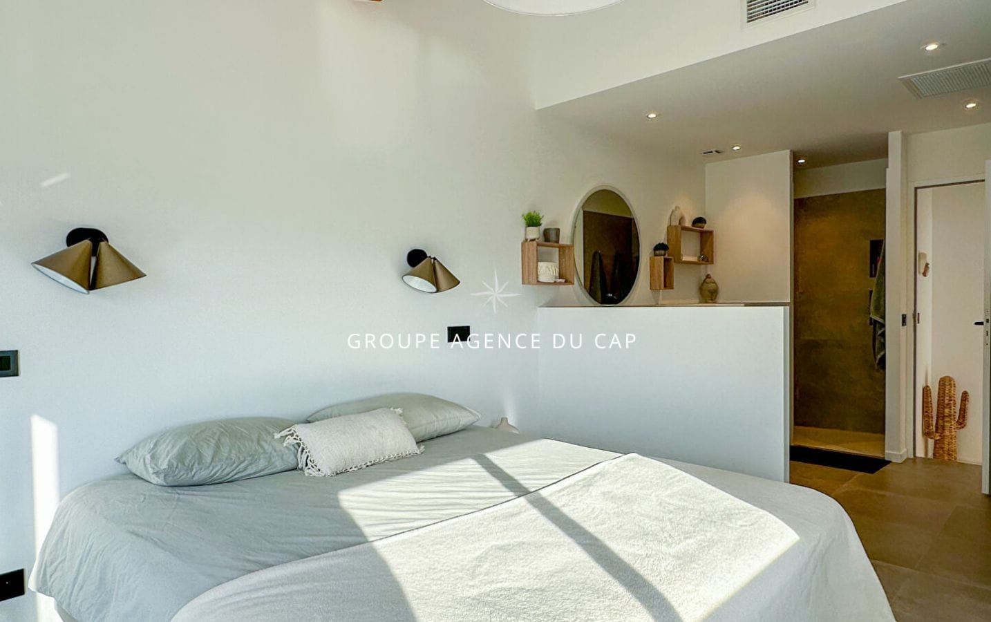 A VENDRE VILLA 7 PIECES 175 M2 VUE MER PISCINE, AUX ISSAMBRES Image 7