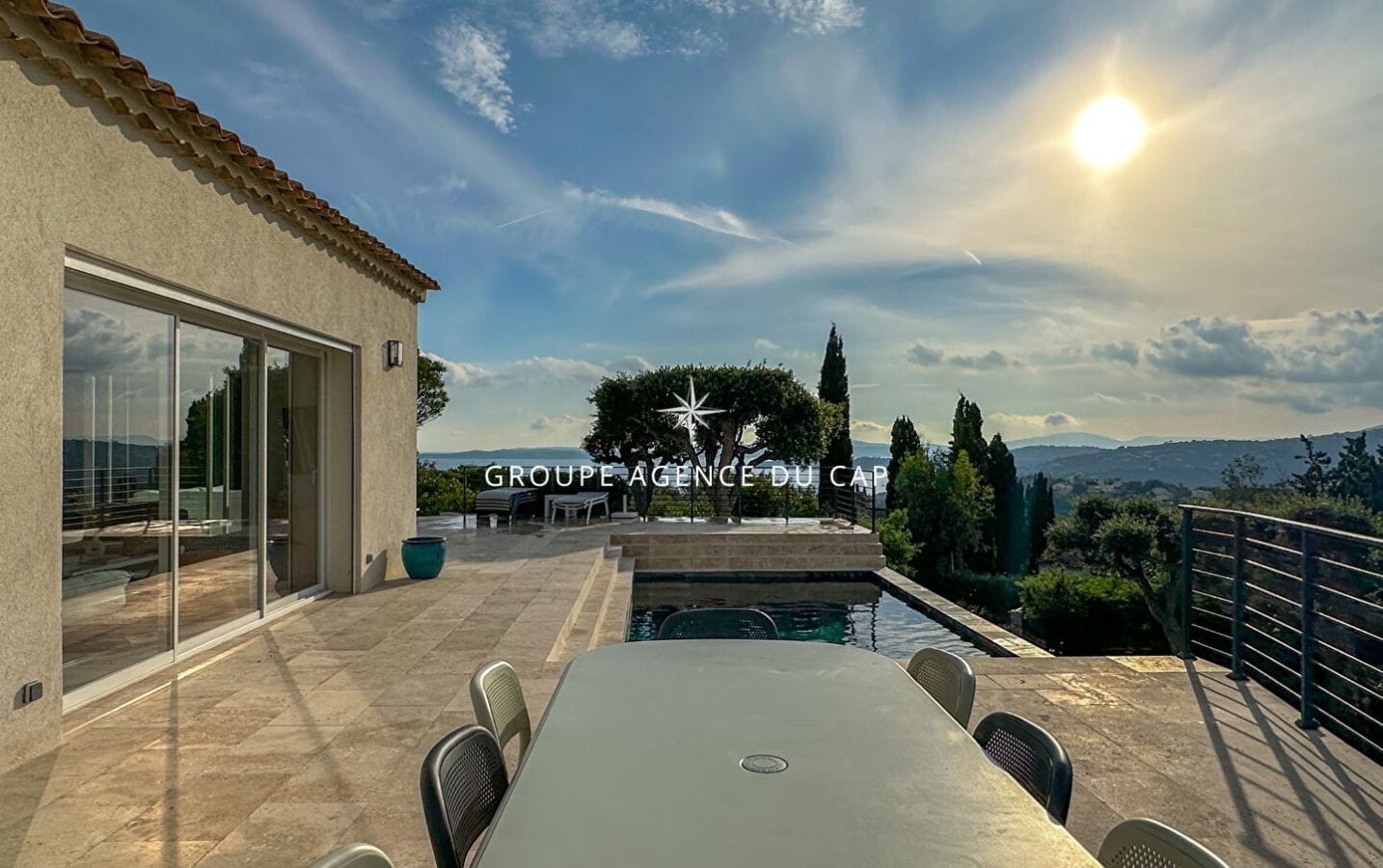 FOR SALE: 7-ROOM VILLA, 175 SQM, SEA VIEW, POOL, IN LES ISSAMBRES Image 11