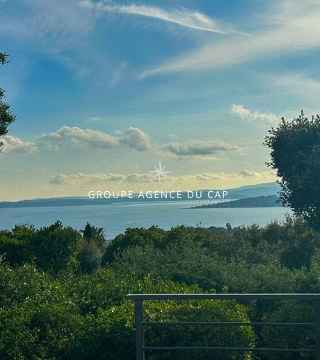 FOR SALE: 7-ROOM VILLA, 175 SQM, SEA VIEW, POOL, IN LES ISSAMBRES