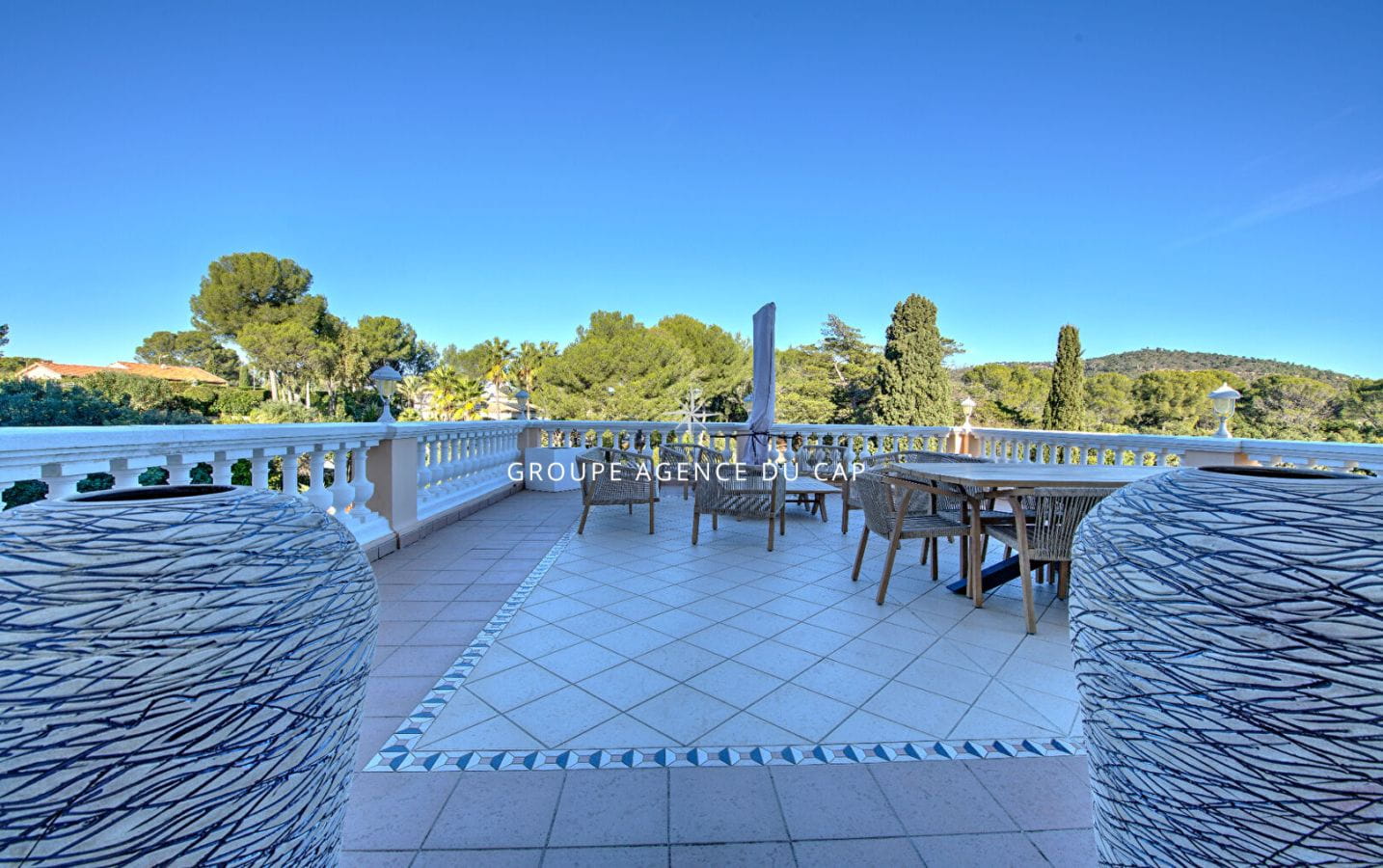 Appartement d’exception à Boulouris 5 pièce(s) 295 m2 vue mer Belle Epoque Image 14