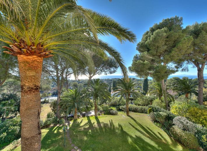 Appartement d’exception à Boulouris 5 pièce(s) 295 m2 vue mer Belle Epoque