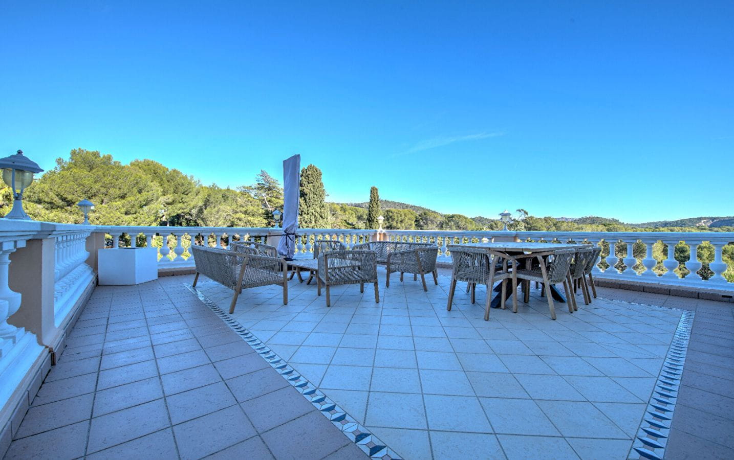 Appartement d’exception à Boulouris 5 pièce(s) 295 m2 vue mer Belle Epoque Image 8