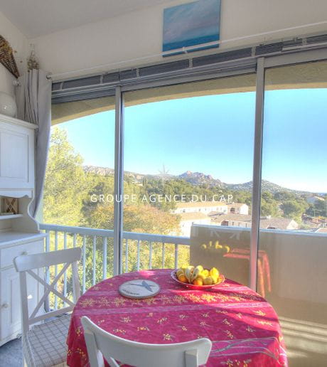 SAINT RAPHAEL, DUPLEX VUE MER 2 P, PARKING INTERIEUR, CAVE, TERRASSE, PISCINE ET MER ET PLAGE A 5 MNS