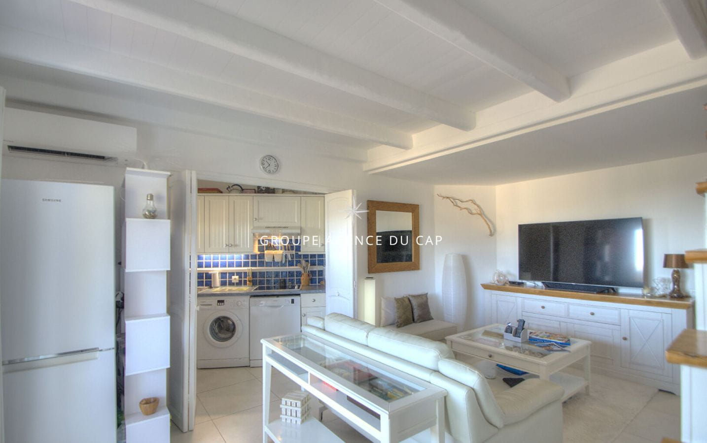 SAINT RAPHAEL, DUPLEX VUE MER 2 P, PARKING INTERIEUR, CAVE, TERRASSE, PISCINE ET MER ET PLAGE A 5 MNS Image 7